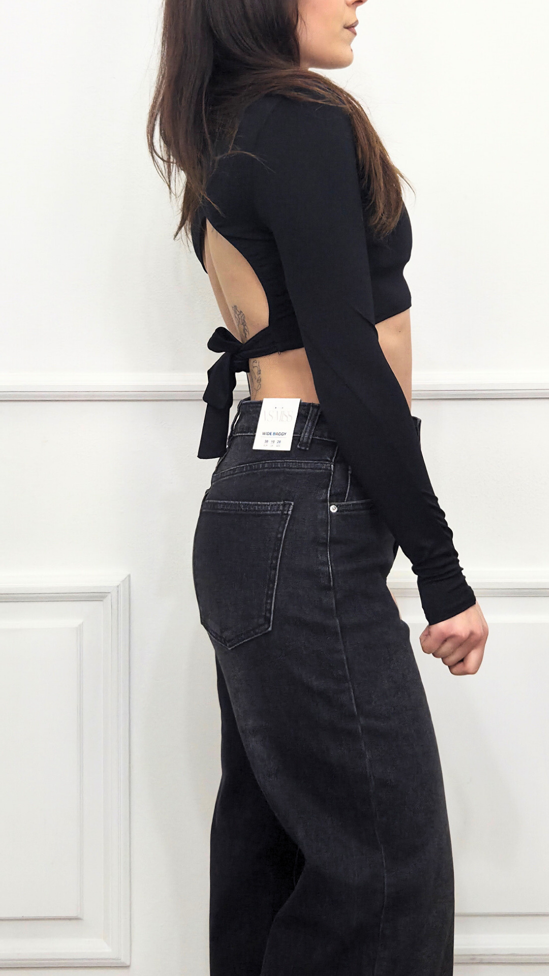 Top con scollo basso