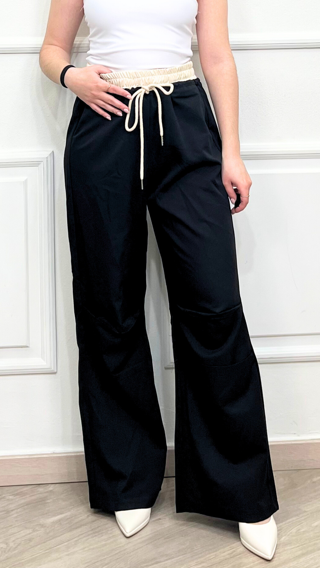 Pantalone effetto elastico