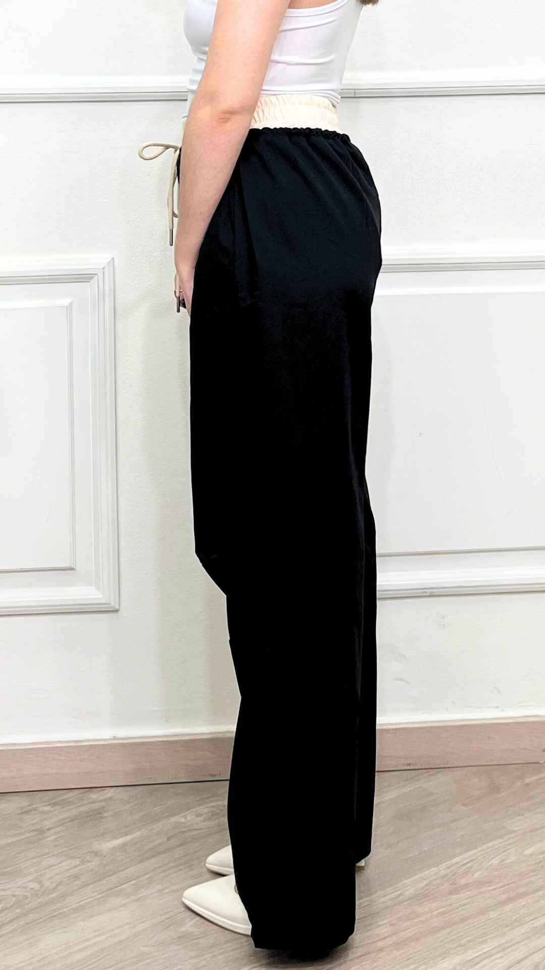 Pantalone effetto elastico