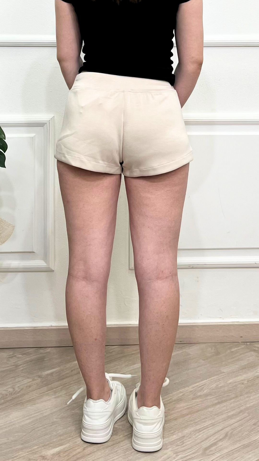 Pantaloncino sportivo con lacci