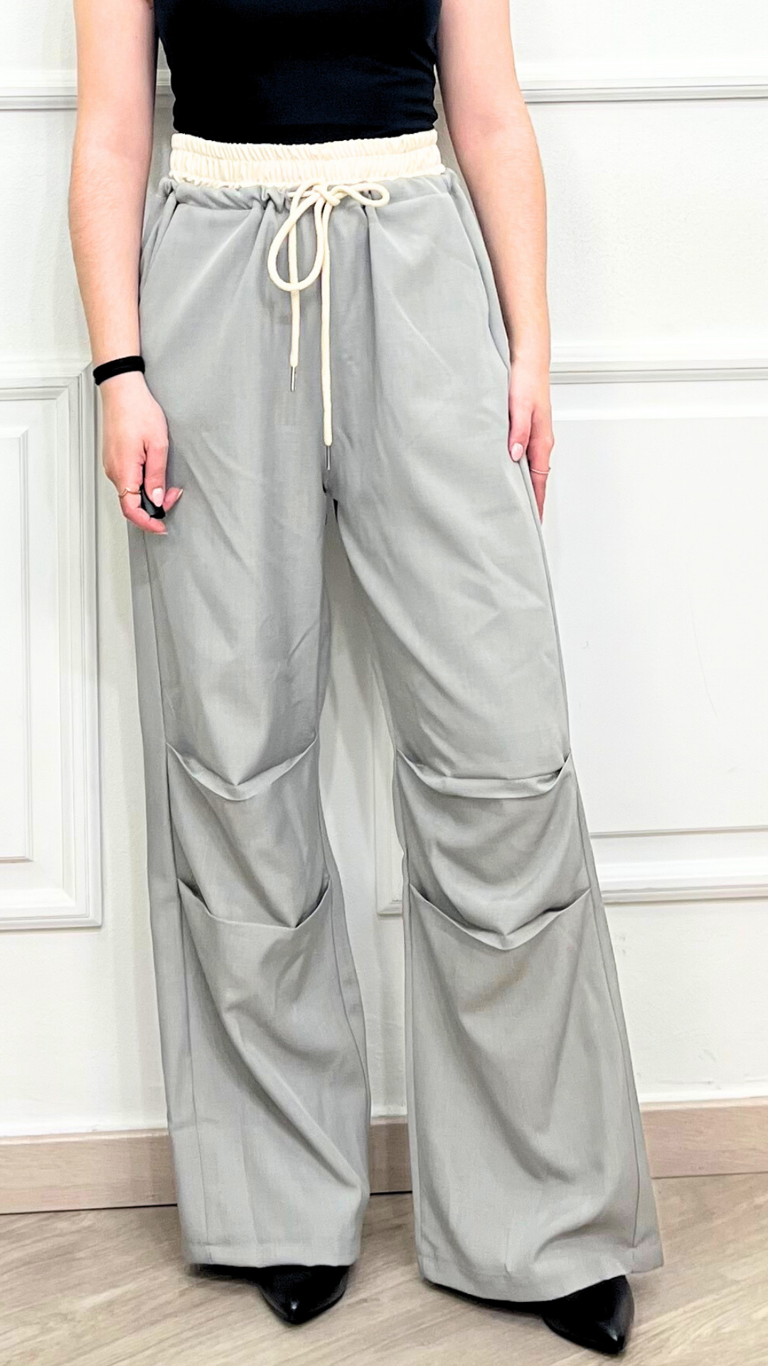 Pantalone effetto elastico