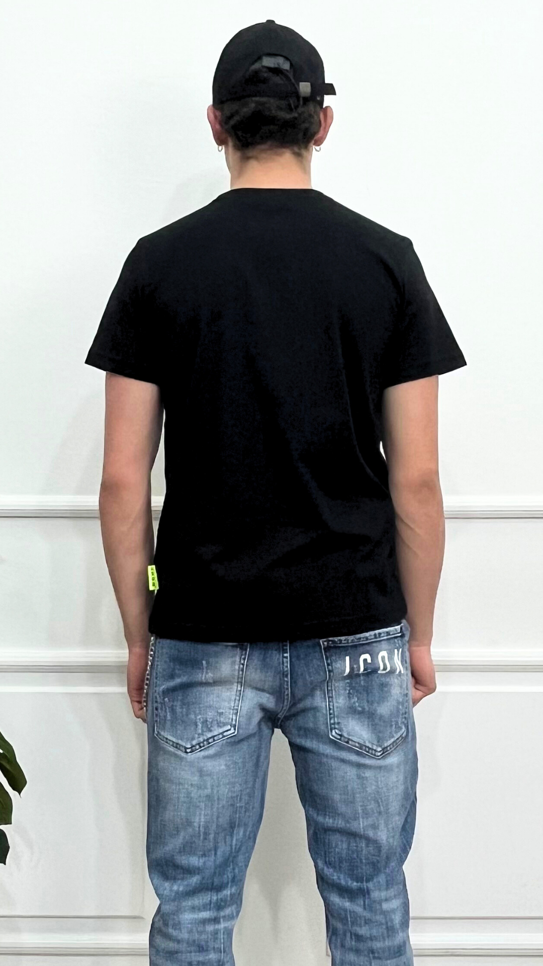 T-shirt schizzata - ICON