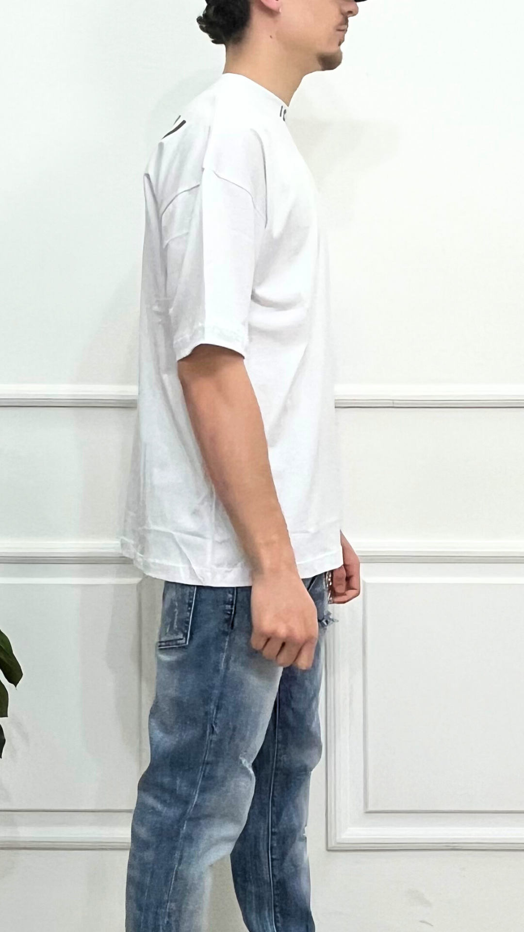 T-shirt con logo al collo - ICON