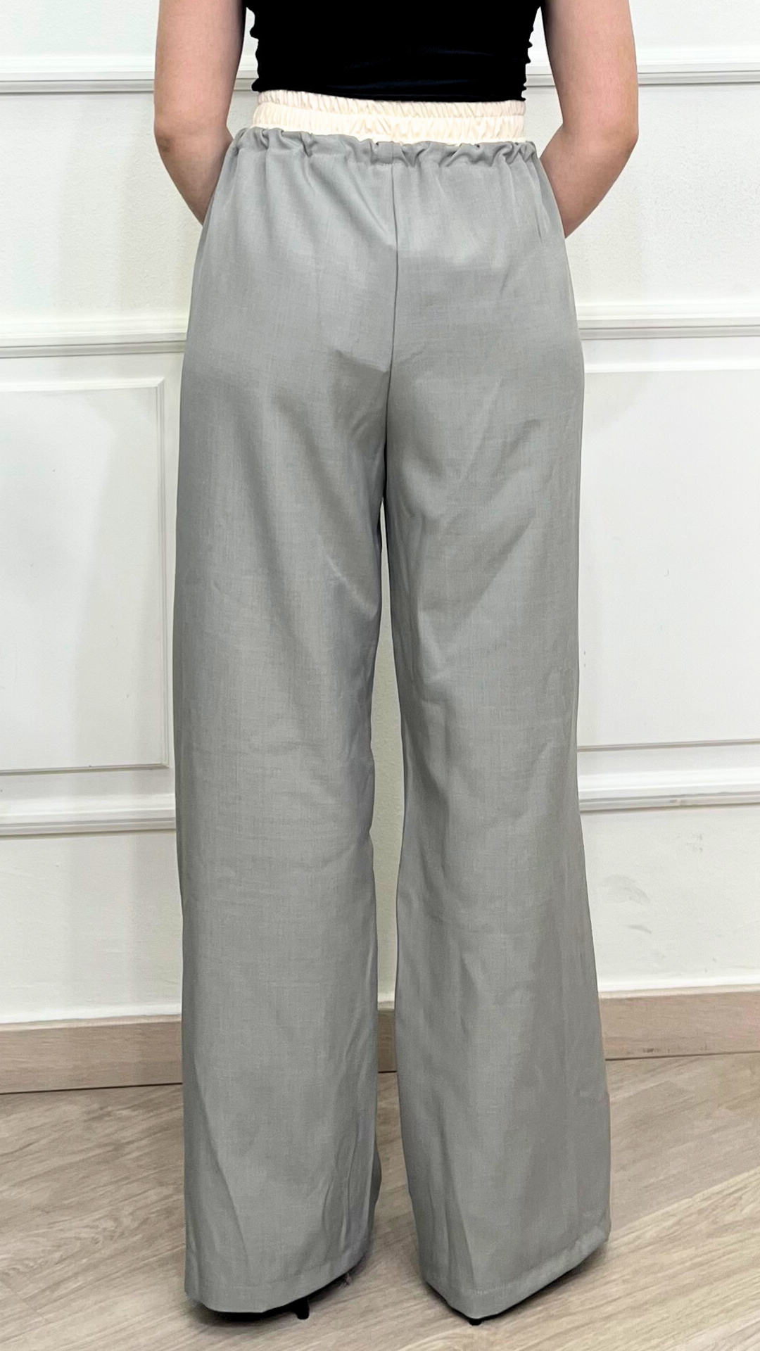 Pantalone effetto elastico