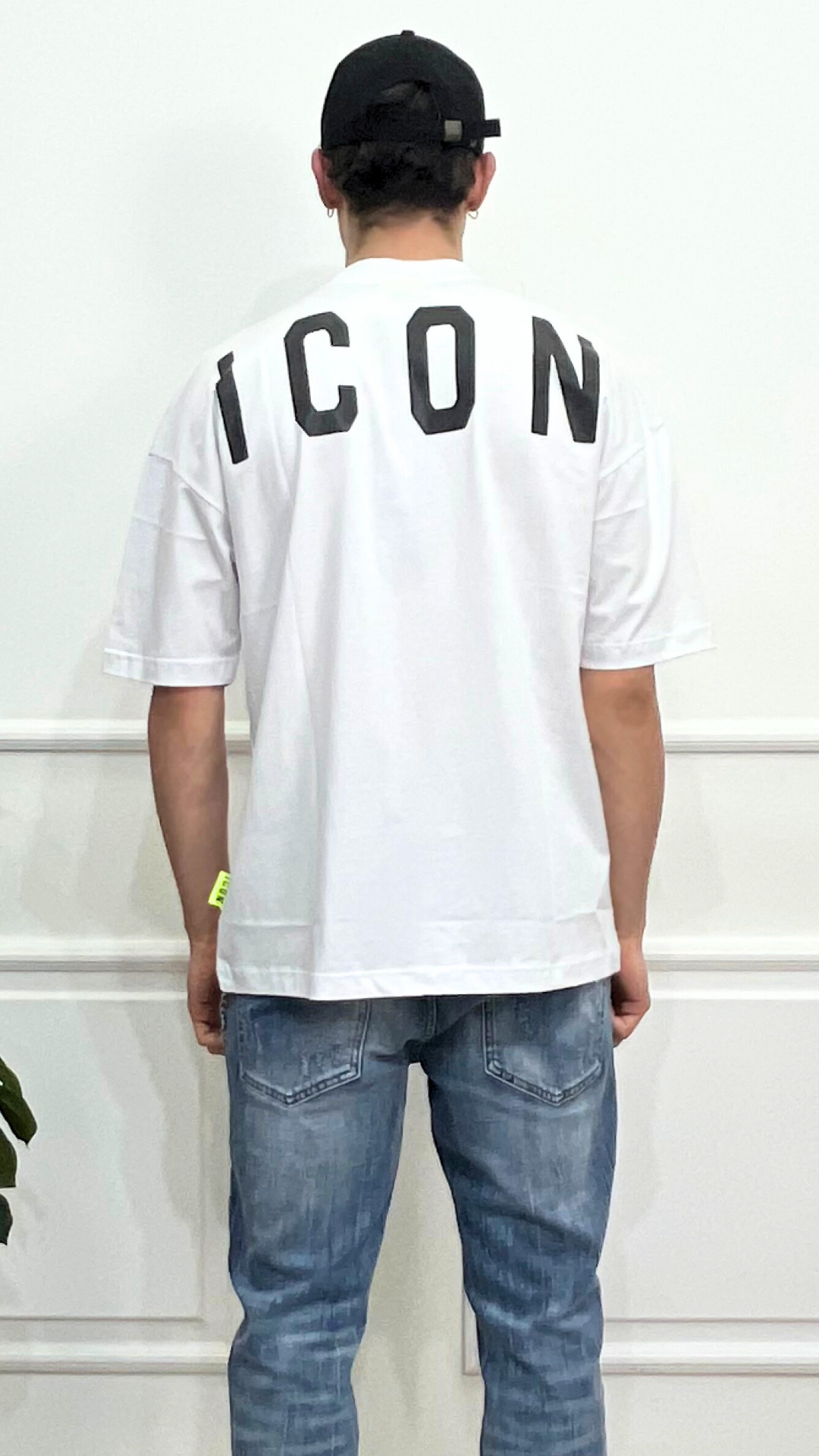 T-shirt con logo al collo - ICON