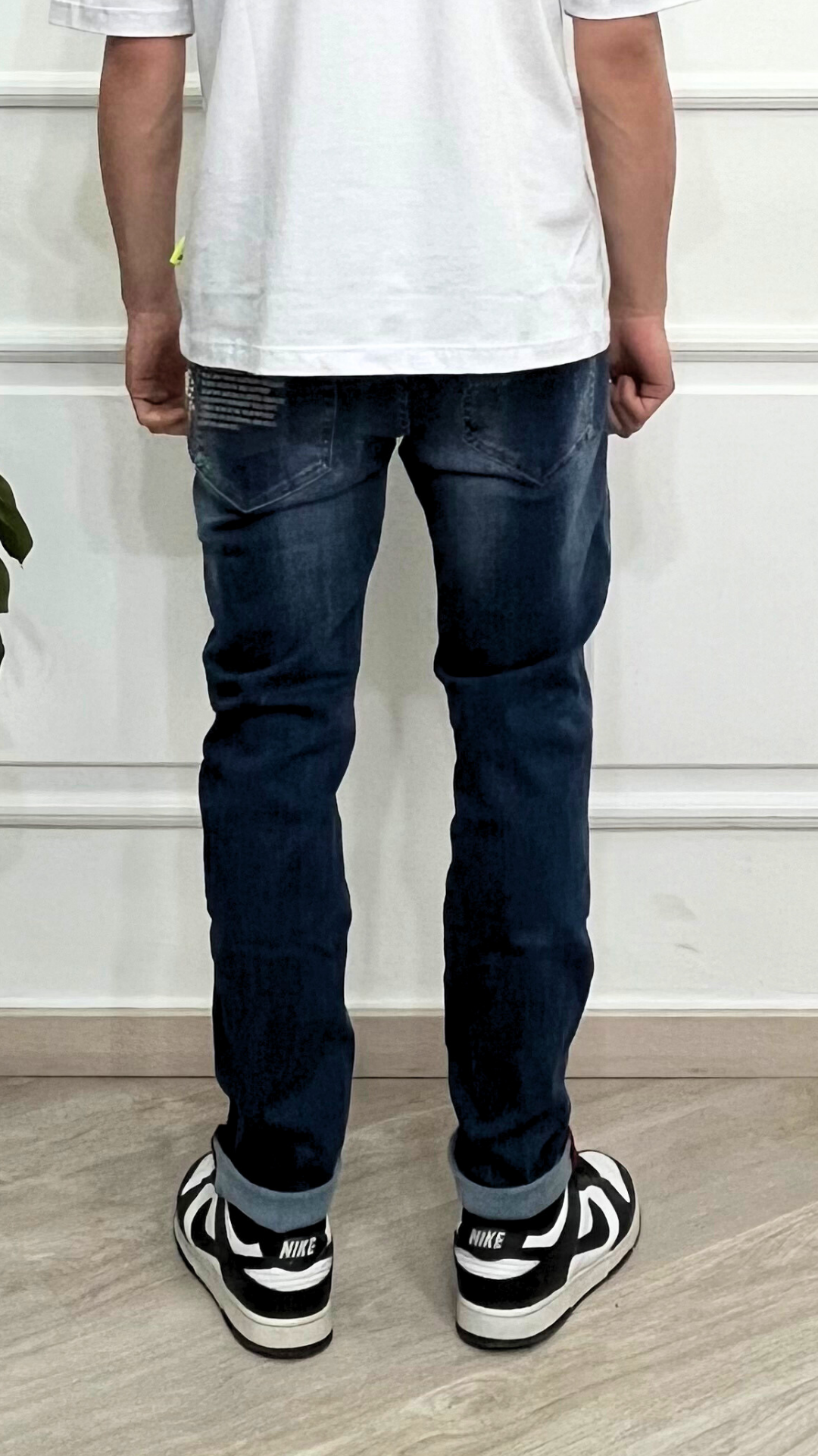 Jeans con applicazioni metalliche - ICON