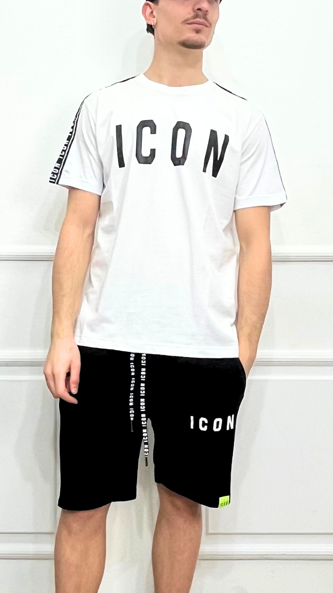 T-shirt con bande - ICON