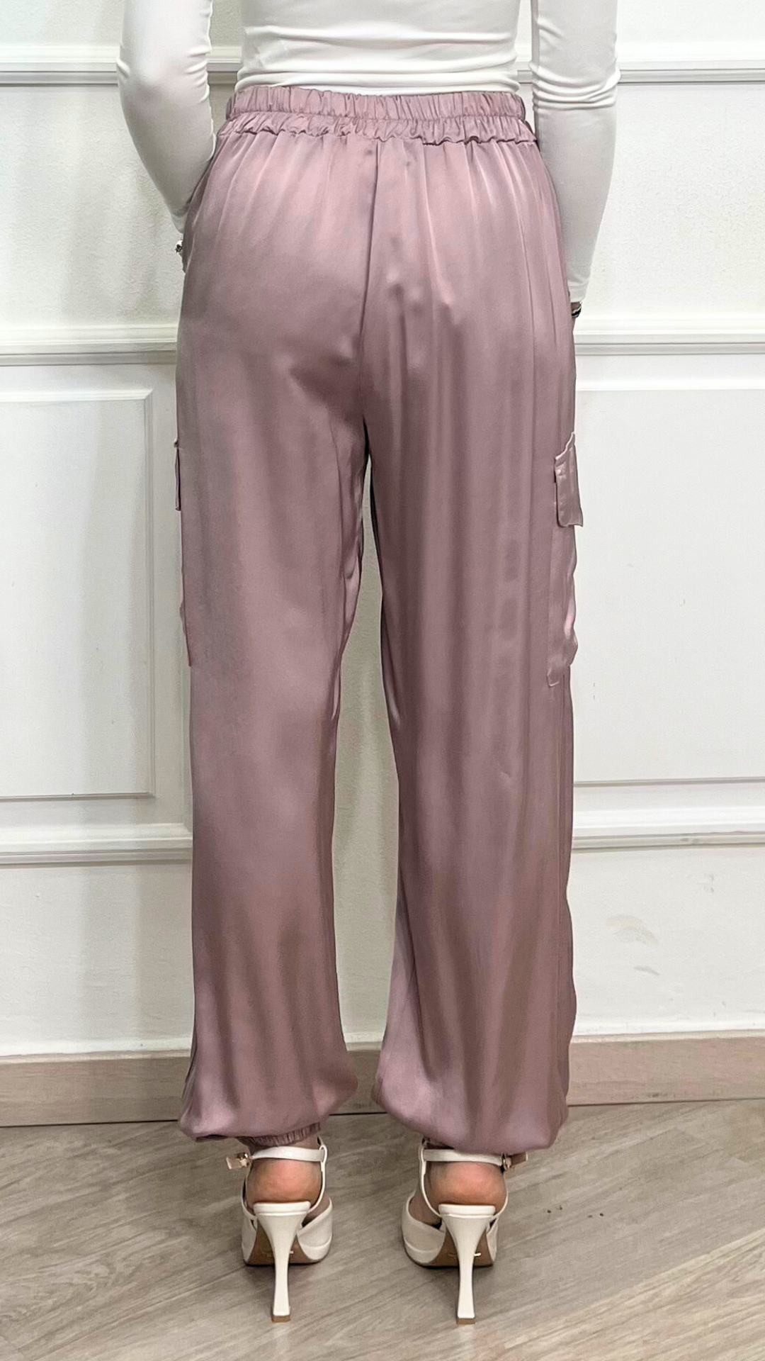 Pantalone in raso con tasconi - ANYPLACE