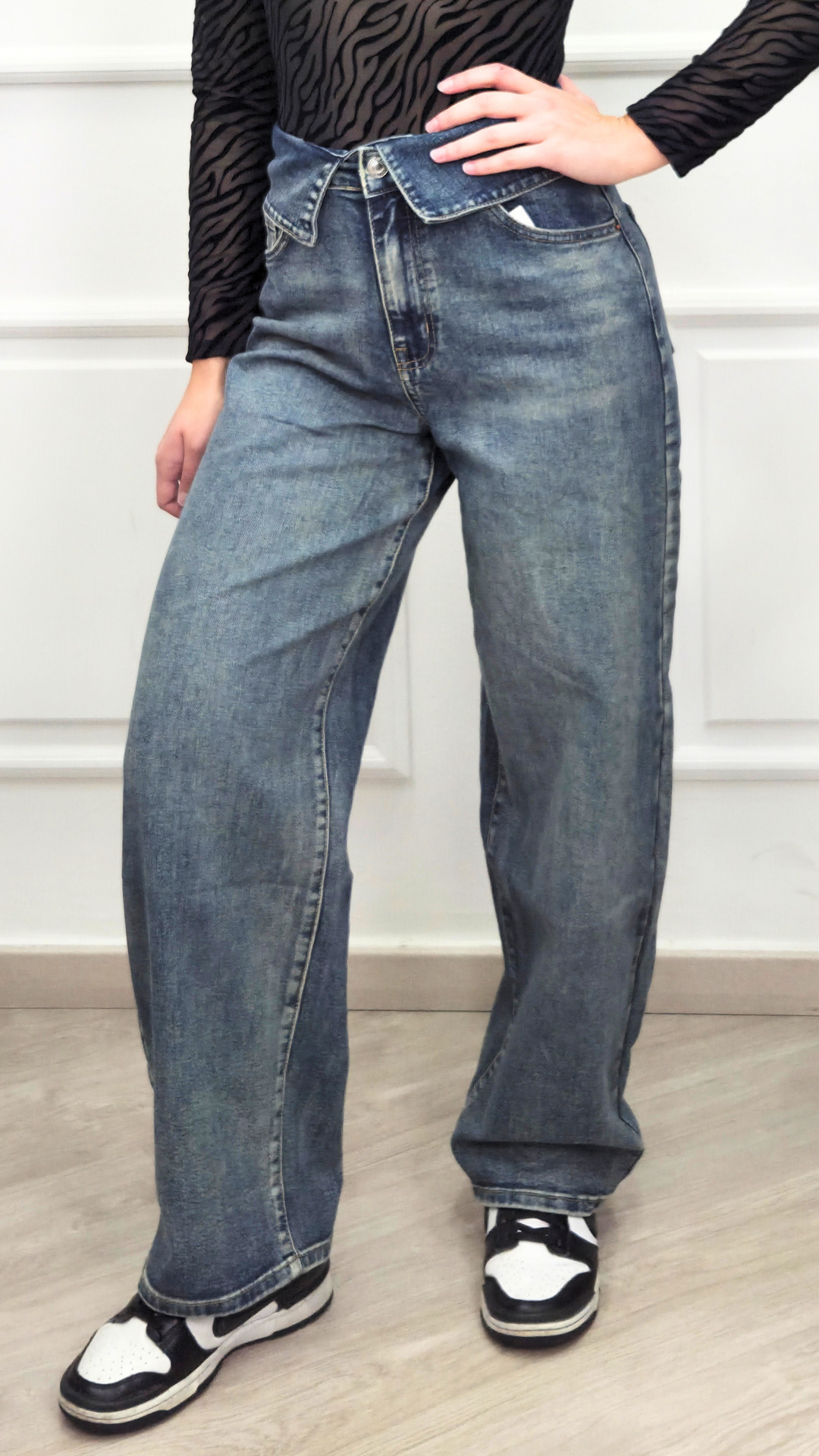 Jeans con risvolto in vita