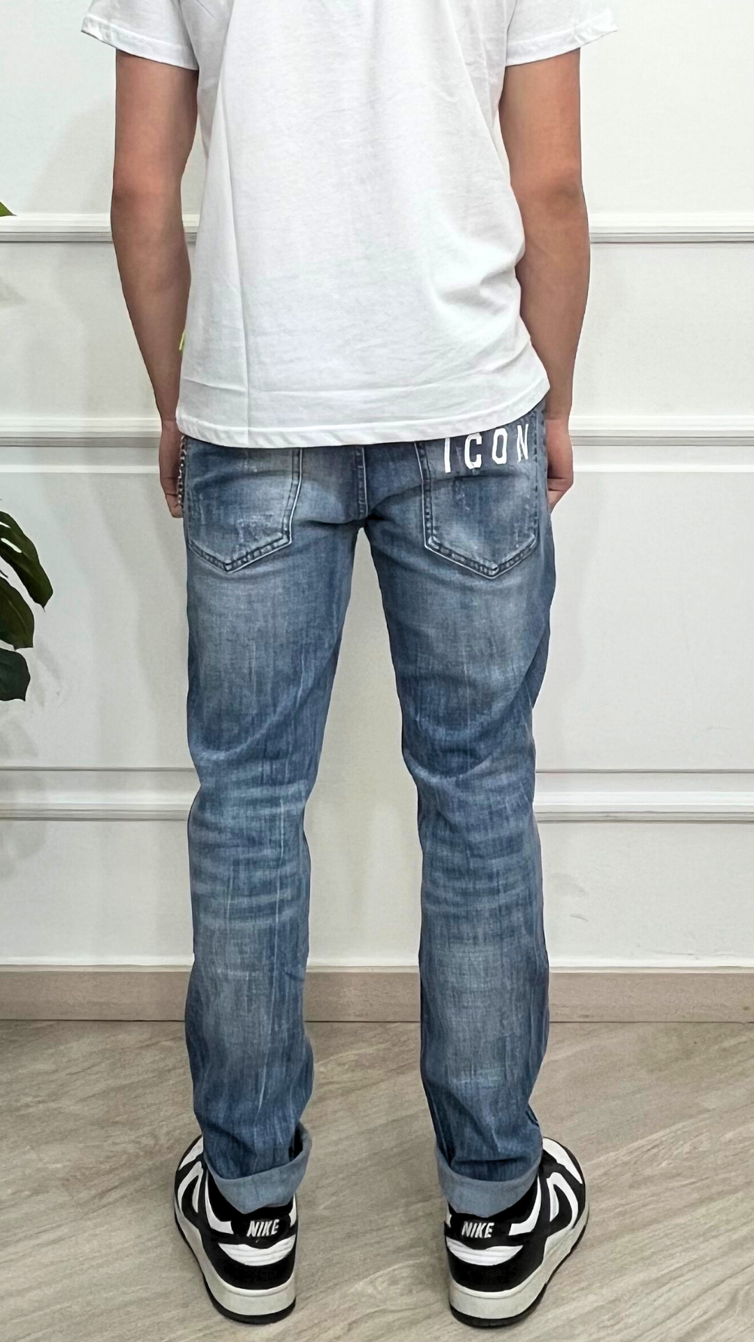 Jeans con logo piccolo - ICON