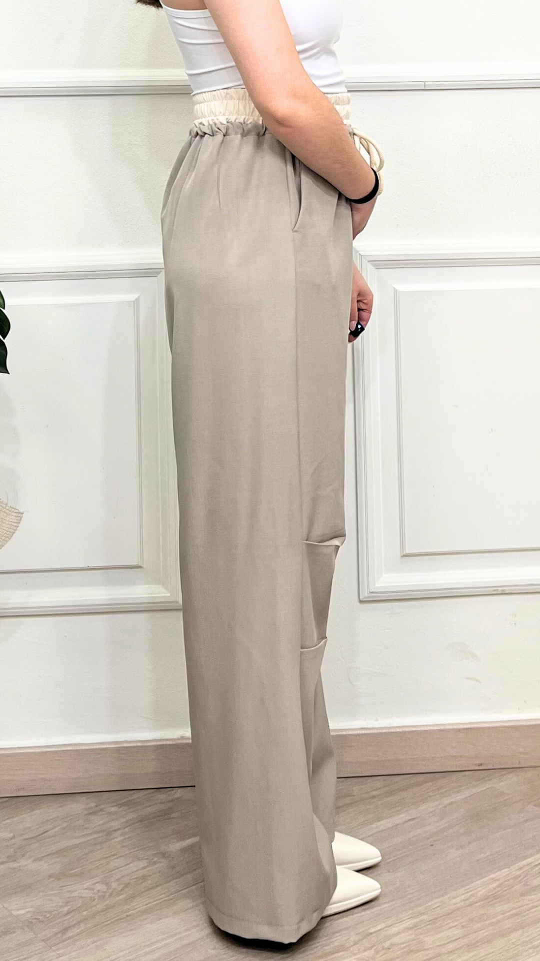 Pantalone effetto elastico