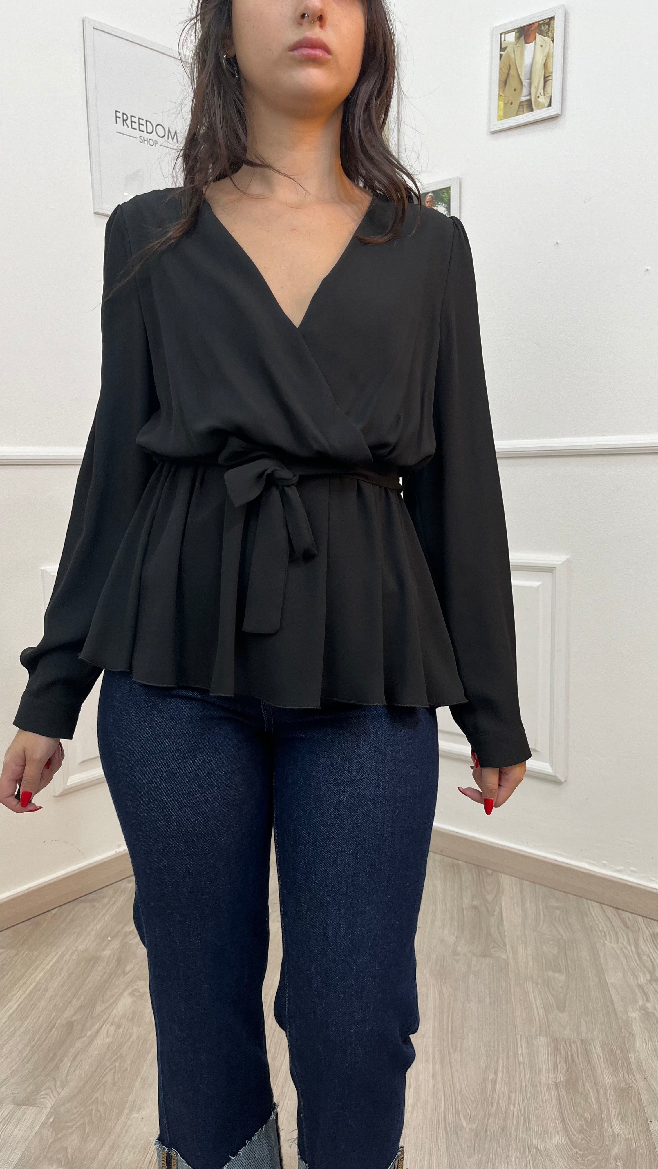 Blusa con fiocco - Scollo a V