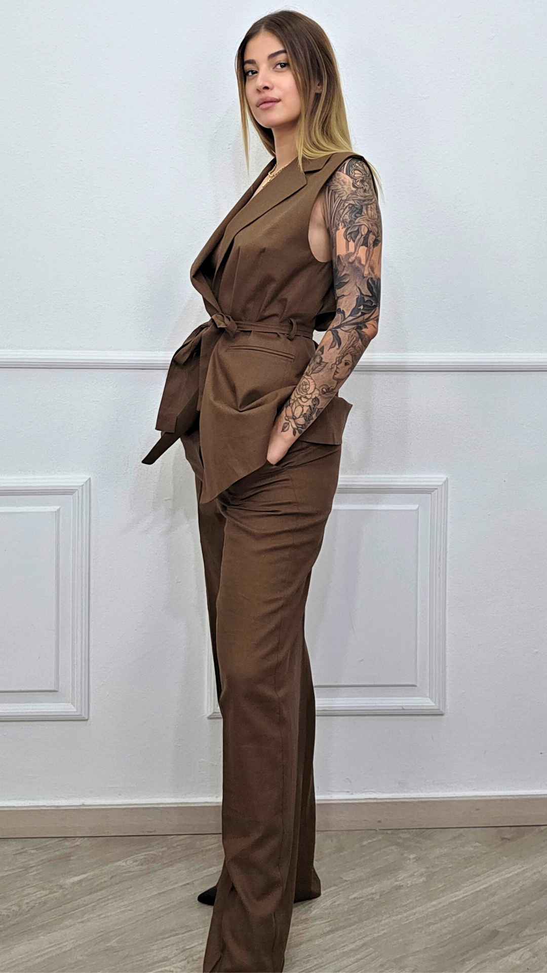 MONOCHROME BELTED TAILLEUR - ELENA CASALI